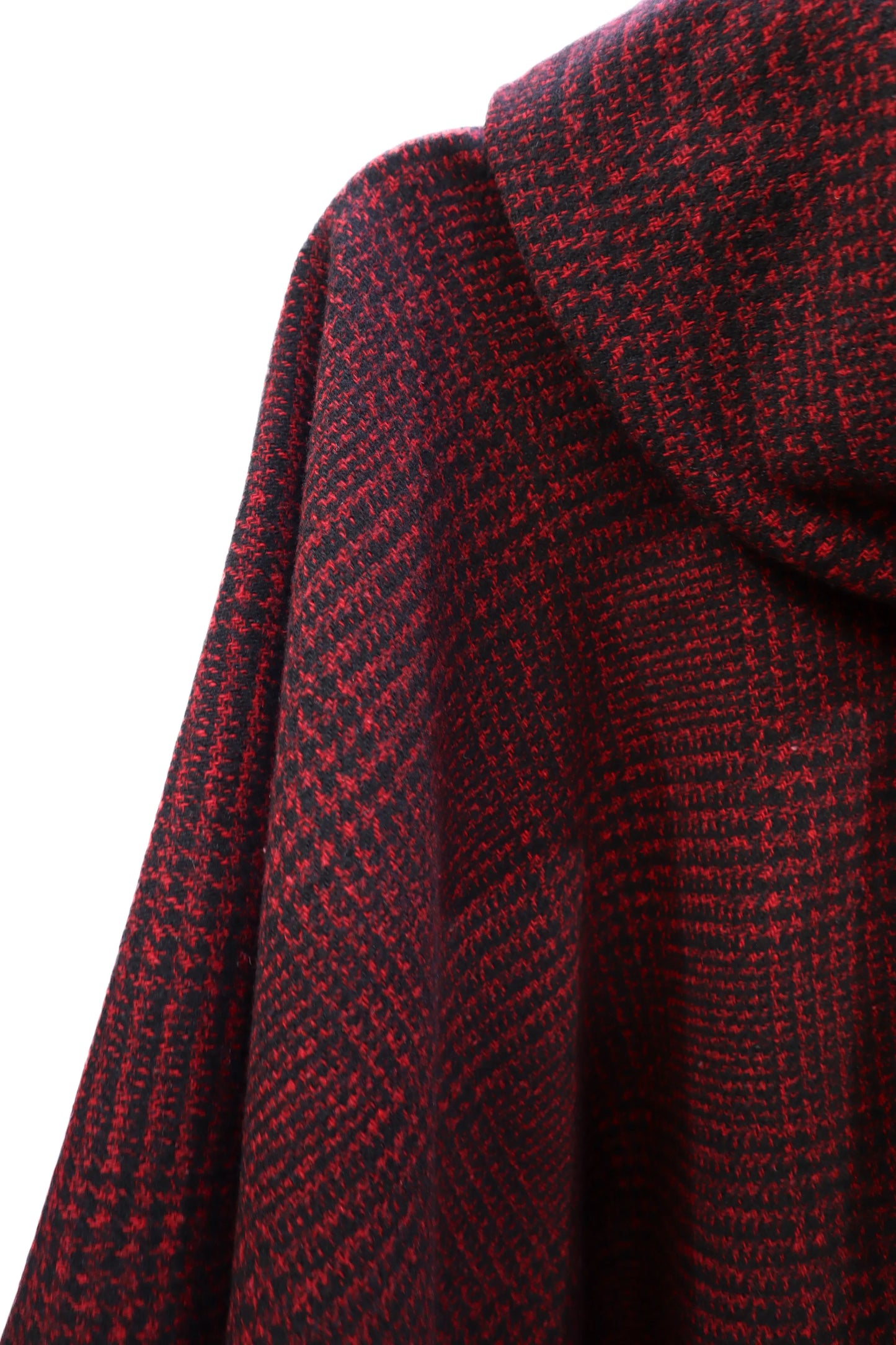 CAPA KAI | ESTILO PATA DE GALLO BURDEO